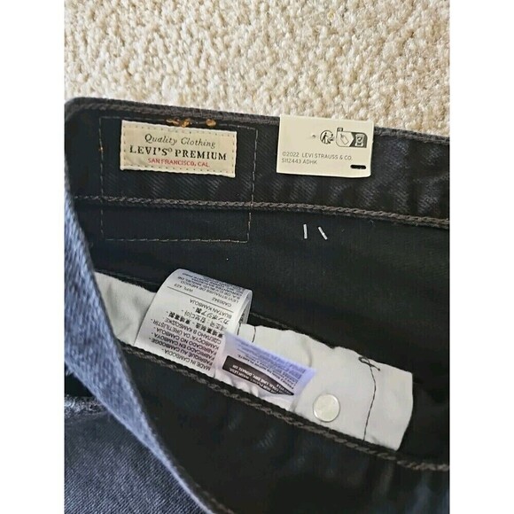 Levi's Premium 501 High-Rise Shorts Women's Black Size 31 Distressed NEW $70 - Picture 5 of 8